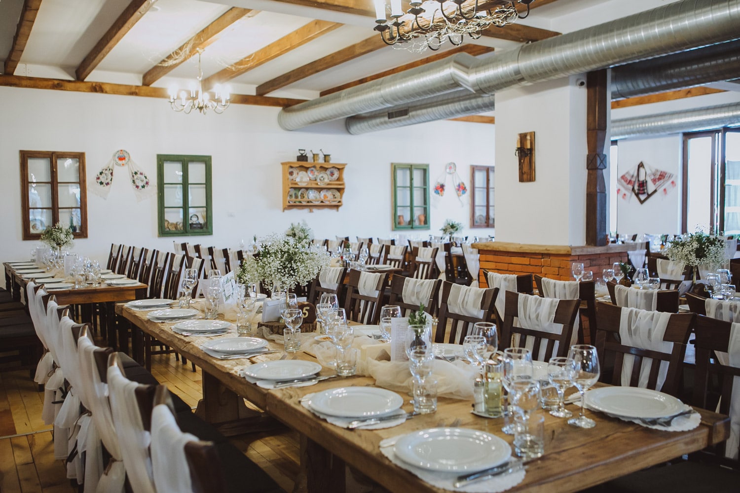 Sala de evenimente in Maramures pentru nunti, botezuri si petreceri la Hanul Teilor